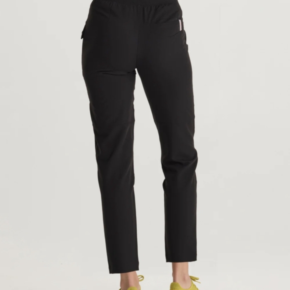 Moana tapered scrub pants - Picture 3 of 4